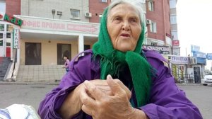 V80723-095614 Бабушка с рынка.