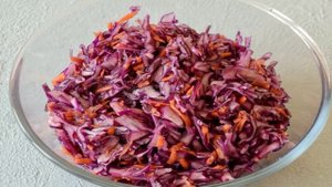 Квашеная краснокочанная капуста