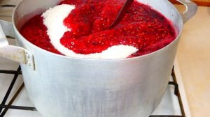 Черная и красная смородина, малина и апельсин