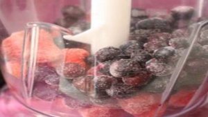 Кокосовый коктейль с ягодами