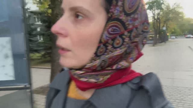 Порно бірінші рет есекке түседі Отырып, бетіме сықырлады (порно)