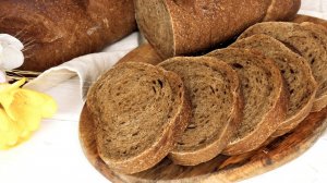 Домашний хлеб «Хуторская булка» на пшеничной закваске.