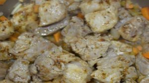 Картошка со свининой в мультиварке Редмонд