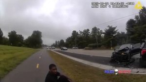 Водитель врезался в полицейскую машину, потому что ненавидит полицейских