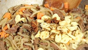 Лагман с сельдереем