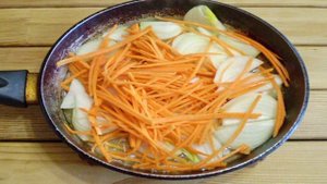 Картошка с морковью и луком