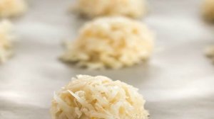 Кокосовое печенье с шоколадной глазурью