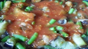 Мясо под овощами в духовке