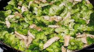 Курица с брокколи в сливках