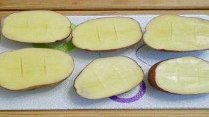 Картошка с салом и чесноком в духовке