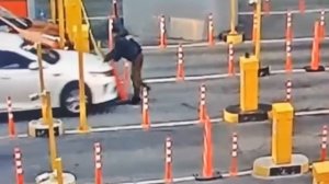 ‼️Таксист в Шереметьево сбил сотрудника парковки, когда выезжал с территории аэропорта‼️