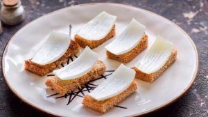 Канапе с селедкой и свеклой