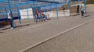 Анапа. Настальжи путь на пляж Высокий Берег. Одёжковый контраст! 2 октября 2025. 14.00