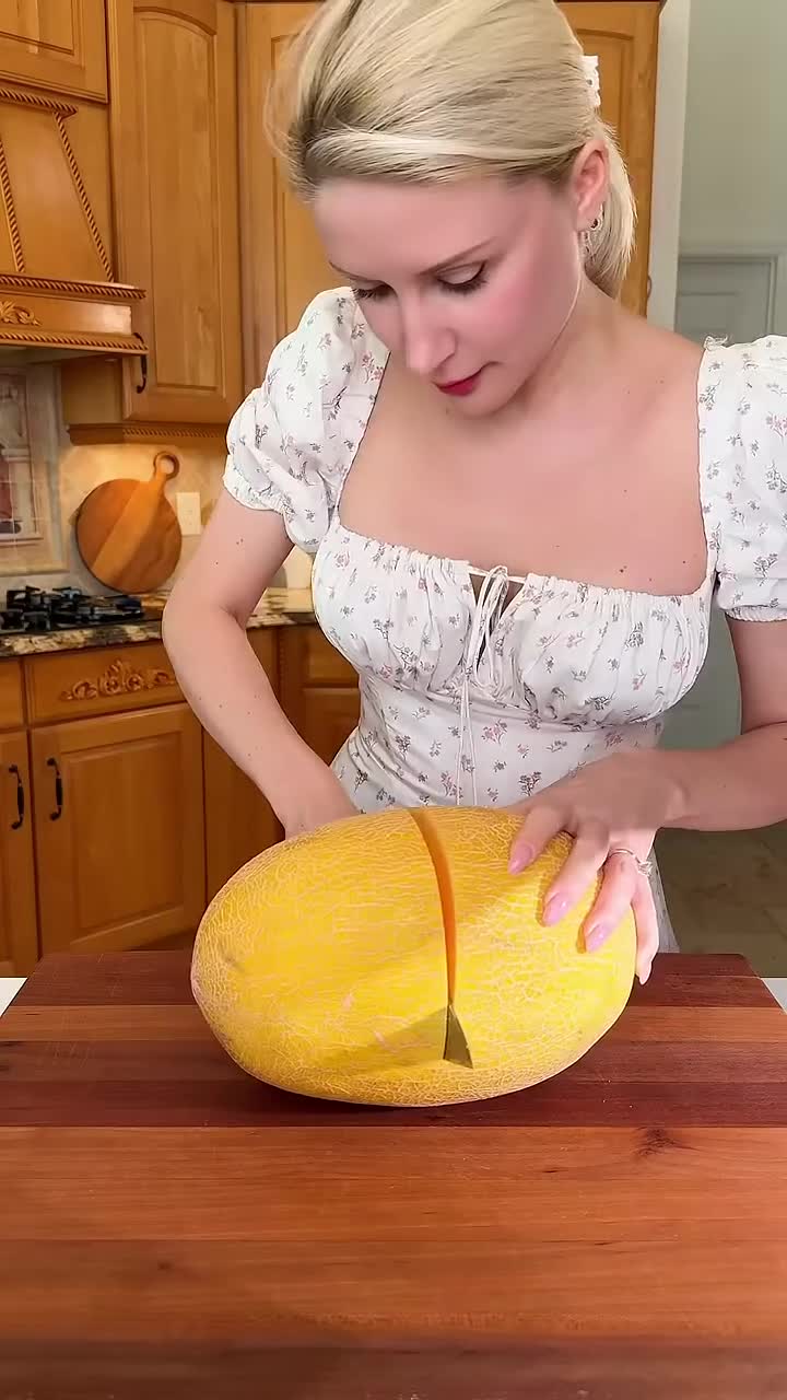 🍈 Hydrating Melon, Berries Bowl & Creamy Chia-Almond Dressing (177 Cal | Anti-Bloat + Energy Boost) смотреть онлайн