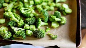 Квиноа с брокколи, руколлой и сыром Фета