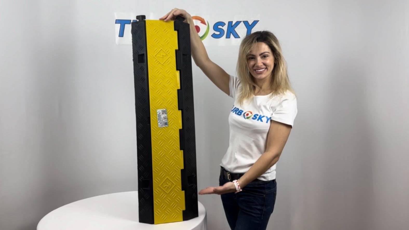 Кабель-канал уличный с крышкой TURBOSKY КК-3P