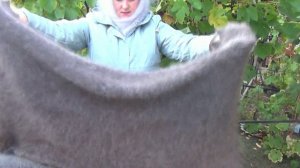 89507716355 Натуральные платочки и косынка из щипанного, ласкового пуха. Прослужат вам долгие годы.