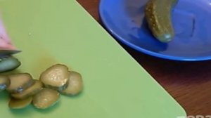 Канапе с сельдью и яйцами