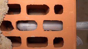 Установка химического анкера в пустотелые материалы