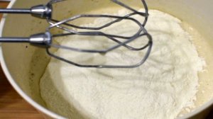 Медовый кекс с яблоками и орехами