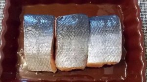 Лосось под сыром с креветками