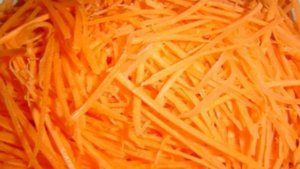 Квашеные баклажаны с морковкой и чесноком