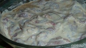 Курица с ананасами и черносливом в духовке