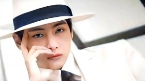 "🌟 Тэхён и "Vogue": Новый поворот в мировой моде? 🌍✨"