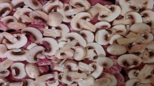 Мясо по-купечески с грибами