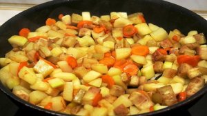 Курица с кабачками в горшочках