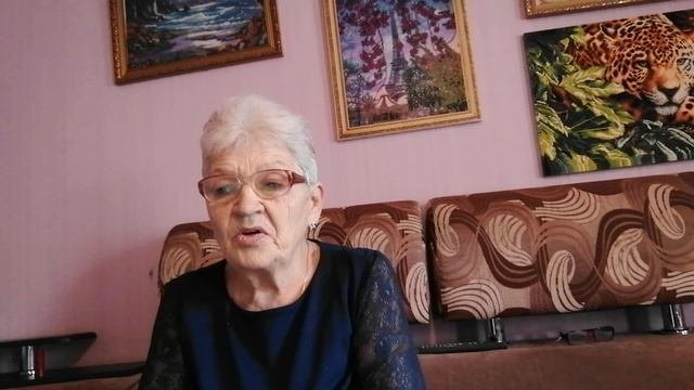 Сын встречается со взрослой женщиной