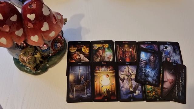 ЧТО У НЕГО НА СЕРДЦЕ СЕГОДНЯ?| Гадание таро расклад