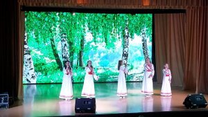 "Расцветай моя Россия!" муз.А Петряшевой