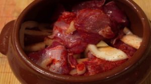 Мясо под соусом