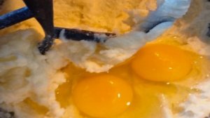 Капкейки с лимонным курдом и меренгой