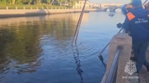 Как доставали Porsche Cayenne из Фонтанки в Санкт-Петербурге.