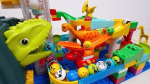 СТРОИМ ГОРКУ ДЛЯ ШАРИКОВ С ДИНОЗАВРИКОМ ШАРИКИ ДЛЯ ДЕТЕЙ ДЕТСКИЙ КАНАЛ ИГРАЛКИ-ЗАЛИПАЛКИ