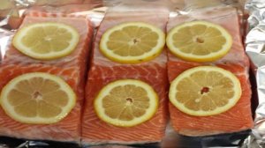 Лосось в фольге на гриле