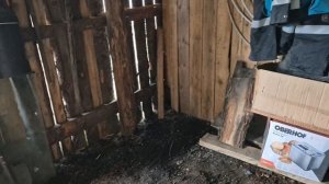 Олег делает кормушку/Я освобождаю место/ переобула машину