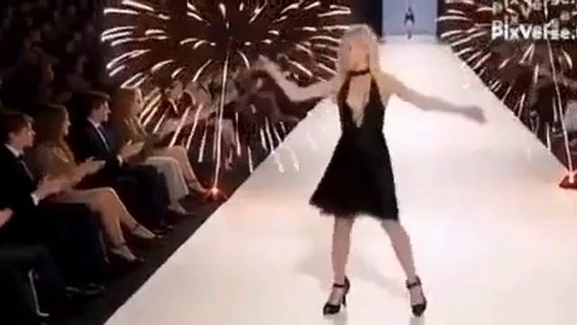 Фантастический модный показ.