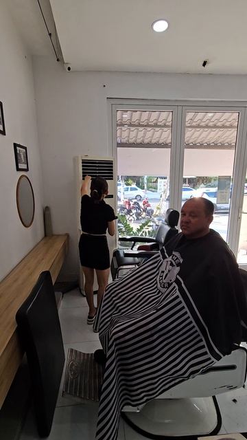 #shorts #вьетнам #фукуок Парикмахерская на Фукуоке. Стрижка за 6 $ смотреть онлайн