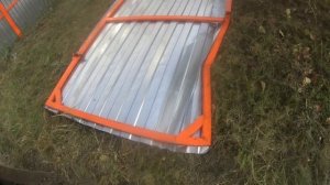 Снёс ворота в саду.