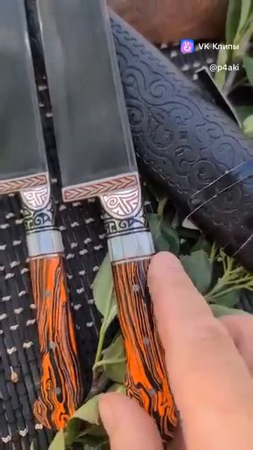 Один только вид этих пчаков притягивает взор. Набор в единственном варианте. Цена 21900р.