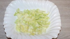 Крабовый салат с салатом айсберг