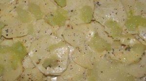 Картошка, запеченная со свининой и сыром