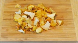 Курица с лисичками