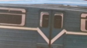 Вагон метро типа "81-717" СПБ из бумаги.