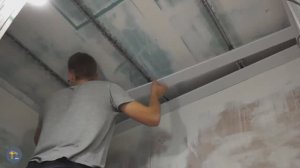 Монтаж подвесного потолка ПВХ панелями