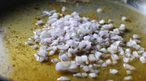 Курица с корочкой на сковороде