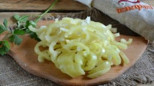 Лук в томатной заливке на зиму